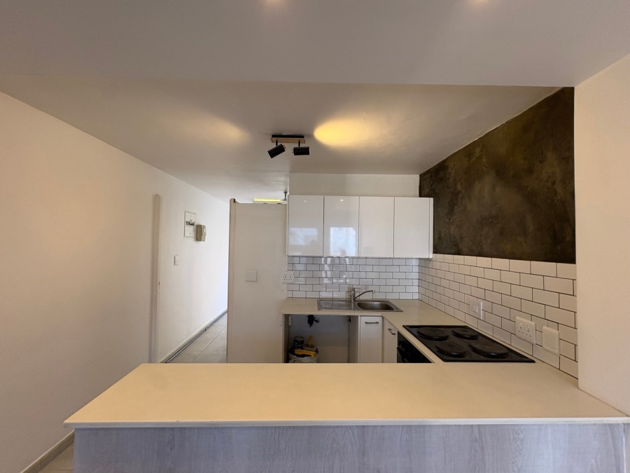 To Let 1 Bedroom Property for Rent in Table View Western Cape